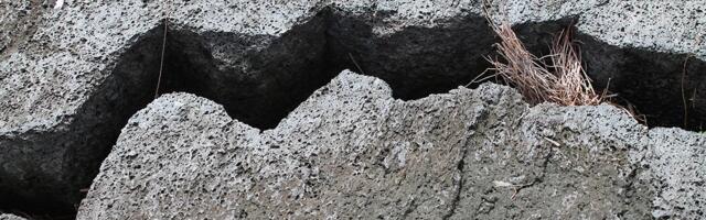 Celo selo drhti zbog pukotine duge 250 metara koja se pojavila u zemlji: Prete im klizišta i strašne poplave