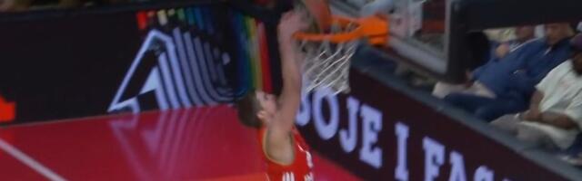 Trenutak za istoriju: Nikola Đurišić postigao prve poene za Zvezdu, razgalio navijače zakucavanjem!