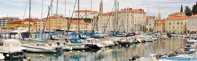 Zatvorena glavna plaža u Portorožu zbog izlivanja goriva, kupačima zabranjen ulazak u more