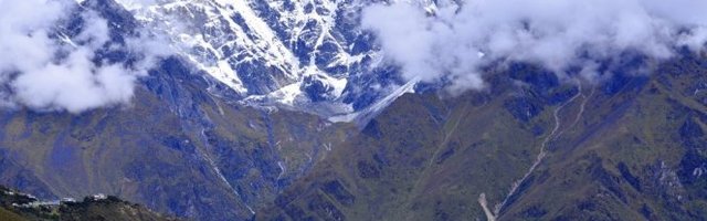 DECA SU POZVALA OCA DA SE POPNE NA KROV I POGLEDA KA HIMALAJIMA! Prvi put nakon 30 godina video je PRIZOR O KOJEM SADA PRIČA PLANETA! (FOTO)