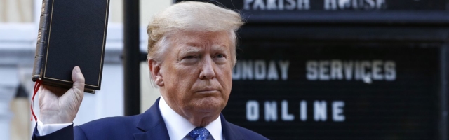 Хаос у функцији Трамповог рушења