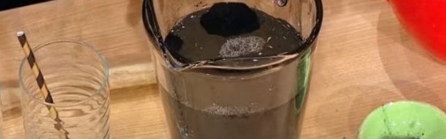 RECEPT ZA CRNU LIMUNADU - zdravija je od OBIČNE, ali smete da je pijete JEDNOM NEDELJNO! Evo ZAŠTO (FOTO)