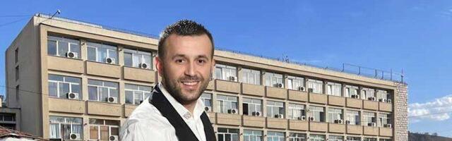 Tona pite i 7.000 mantija za Gradsku upravu Novog Pazara