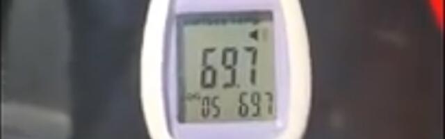 Šetao sa termometrom, pa doživeo šok - izmerio 69.7 STEPENI (VIDEO)