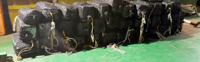 ZAPLENJENA TONA KOKAINA, UHAPŠENO 8 SRPSKIH DRŽAVLJANA Dačić: MUP Srbije učestvovao u međunarodnoj akciji (foto)