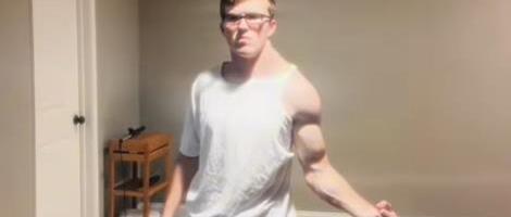 Trenirao samo jednu stranu tela 182 dana, pa šokirao izgledom: Fitnes influenser ovim potezom odlučio da stane na put trendovima