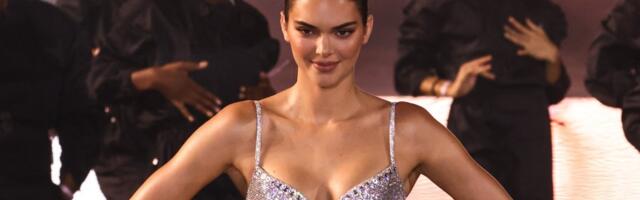 Kendal Džener štiklama sklonila gaćice i pokazala guzu: Muškarci u transu (VIDEO)