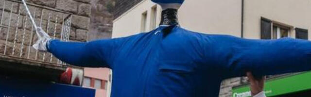 Лутка која представља Израел спаљена на карневалу у Андори