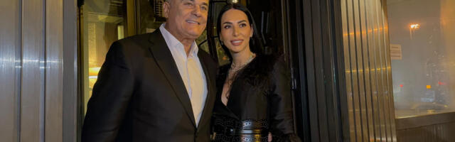 Bivša ljubav Dragane Mirković posle dužeg vremena u javnosti! Sa ženom stigao na slavlje, evo kako sad izgleda