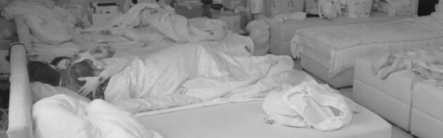 KAMERA NAHVATALA ANELI I FILIPA NA VASKRS - Produkcija objavila neviđeni snimak iz kreveta! (VIDEO)