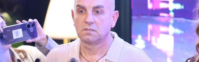 PEVAČ PREVARIO ŽENU, PA ZAPROSIO DUPLO MLAĐU LJUBAVNICU! Sve se desilo javno, a nakon skandala se vratio supruzi: "Kajem se zbog veze s njim..."