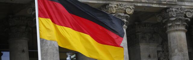 Zahtevamo od nemačke vlade da povuče priznanje Kosova