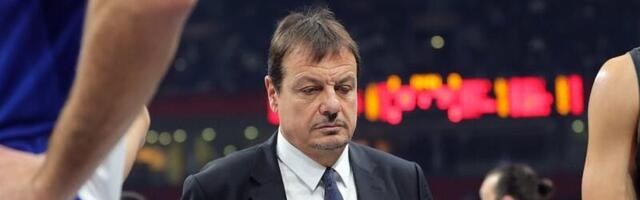 ATAMAN NE UME DA GUBI: Turčin iskalio frustracije na igračima!