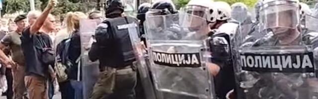 (UŽIVO) Zaječar na IVICI INCIDENTA: "SNS policija", u skupštini i navijači? (VIDEO)