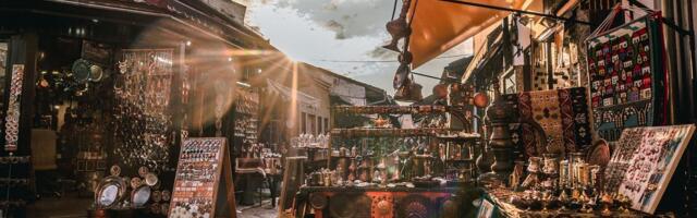 Snimak krađe iz zlatare na Baščaršiji: Stari trik uhvaćen objektivom, policija brzo reagovala