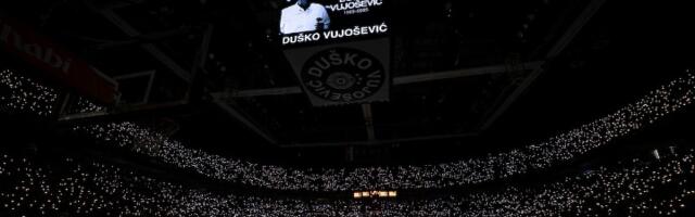 Oproštaj kakav dolikuje legendi: Arena je plakala - Partizan se oprostio od Vujoševića (VIDEO)