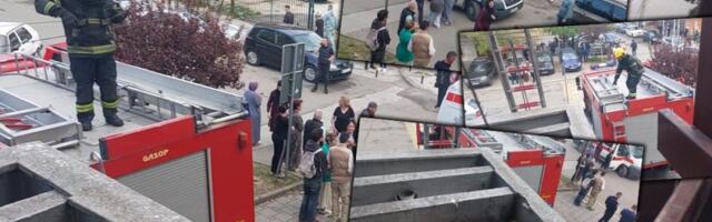 Žena pala sa četvrtog sprata, polomila obe noge: Užas u Novom Pazaru (VIDEO)