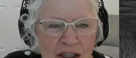 Baka (81) postala gejmerka: Sve je krenulo iz zabave, ali sada ima ozbiljniju nameru, tiče se njenog unuka!