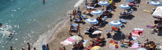 Policijski čas, maske, okupljanja - šta nikako ne smete da radite u najpopularnijim letovalištima na koja idu Srbi zbog mera protiv korone