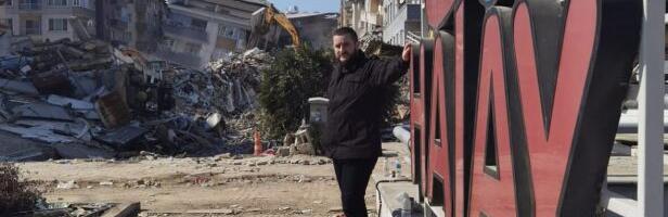 Zukorlić besuchte das Erdbebengebiet in der Türkei