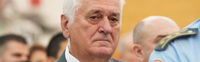 Tomislav Nikolić pre braka sa suprugom, bio zaljubljen u SRPSKU NOVINARKU, ona do detalja opisala njihov odnos: "Često me je zvao, slao poruke..."