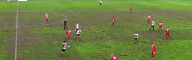 Verovali ili ne - ovo je fudbalski teren u profesionalnoj ligi u Srbiji