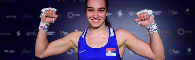 Sara udara na „La Bombu“ (FOTO)