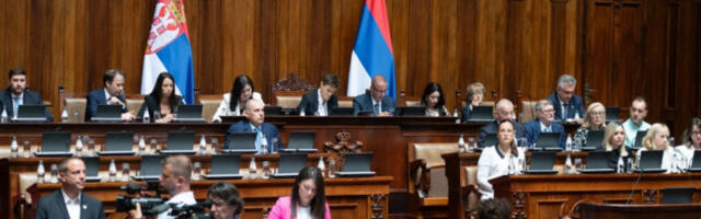 Скупштина наставила рад, посланици постављају питања извршној власти