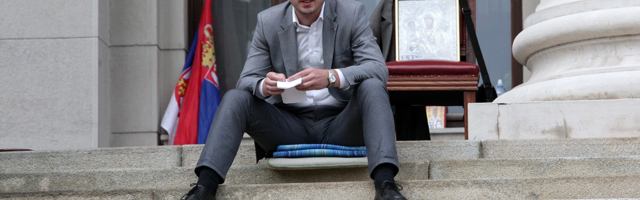 Obradović prekinuo štrajk glađu: “Učinili sve da skrenemo pažnju na zahteve”