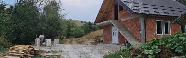 Hajrat privodi kraju radovi na izgradnji kuće za porodicu Destanović iz Naboja