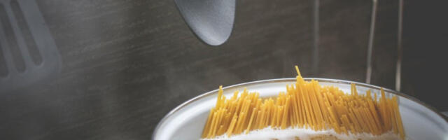 KAKO DA VODA NE ISKIPI IZ ŠERPE? Domaćica u ŠOKU "Trebalo mi je 33 GODINE da saznam ovo" (FOTO/VIDEO)