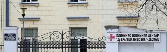 Suspendovan pijani medicinski tehničar iz "Mišovića": Njegovo skandalozno ponašanje snimili pacijenti (VIDEO)