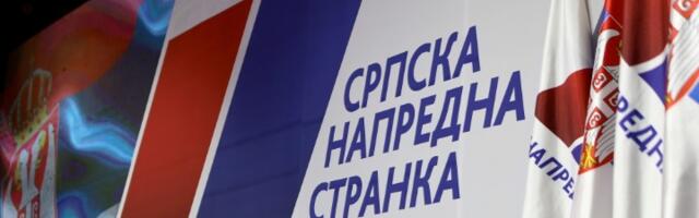 Prvi čovek kruševačke policije bio na skupu SNS i obratio se okupljenima