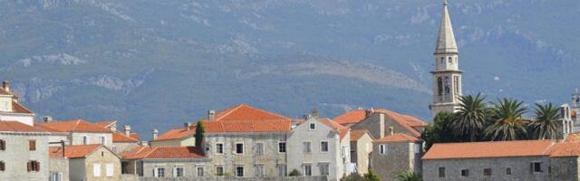 Budva astronomskim cenama u kafićima parira Monte Karlu: Pivo 9 €, kaprićoza 22 € (FOTO)