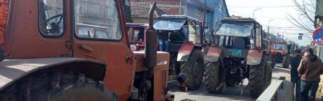 Blokada Ibarske magistrale u Mrčajevcima nastavljena i danas