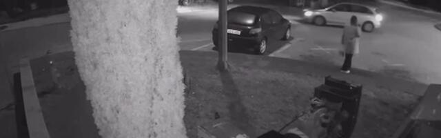 Auto u punoj brzini naleteo na pešaka, kamere sve snimile: Jeziv incident u Trebinju