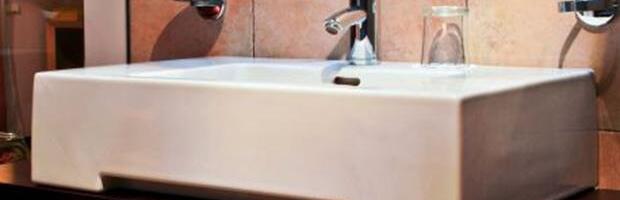 Blistavo čiste fugne za 5 minuta: Trebaju vam samo dve stvari iz kuhinje koje ne koštaju mnogo!