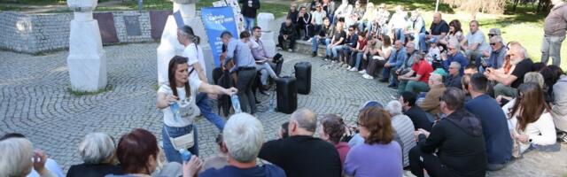 Skandalčina! Pogledajte jeziv snimak blokaderske profesorke: Da li je ovo ta budućnost koju žele?! (VIDEO)