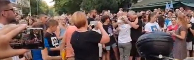 Novo okupljanje na Karaburmi zbog nastradalog dečaka (VIDEO)