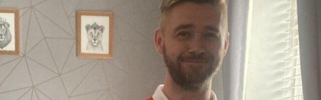 ENGLESKI GOLMAN U ŠOKU! Kupio dres Crvene zvezde za samo 270 dinara! (FOTO)