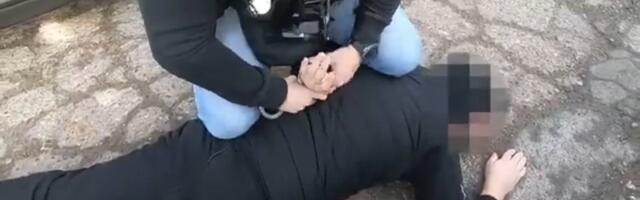 Uhapšen diler u Beogradu! Policija pretresla stan u kome je boravio mladić i pronašla drogu i vagicu