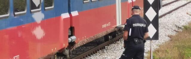 Poznato u kakvom je stanju žena koju je juče kod Čačka udario voz: Sedela na pruzi