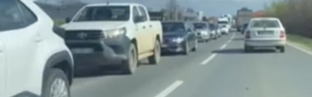 Kolaps na putevima Srbije! Automobili mile, kolone nepregledne, a HAOS tek sledi