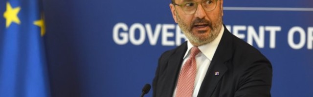 PODRŠKA U TEŠKIM VREMENIMA! EU DONIRALA Srbiji zaštitne maske i rukavice!