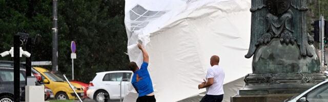 Šatori iz Ćacilenda leteli na sve strane, ko bi bio kriv da su izazvali saobraćajnu nezgodu?