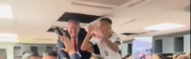 SRAMNE SCENE U LESKOVCU Potpredsednik UEFA sa Albancima lomio svlačionicu (VIDEO)