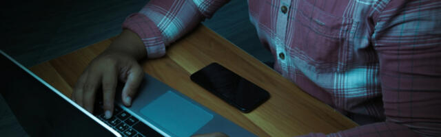 PROFESORU (60) IZ NOGOG SADA KOJI JE UČENICIMA PUŠTAO PORNOGRAFIJU NIJE ODREĐEN PRITVOR Evo šta je odlučio sud