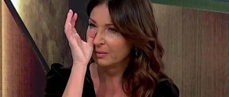 SANJU MARINKOVIĆ DEČKO PRONAŠAO KRVAVU U KUPATILU! Voditeljka ispričala potresne detalje: Reagovala i Hitna pomoć