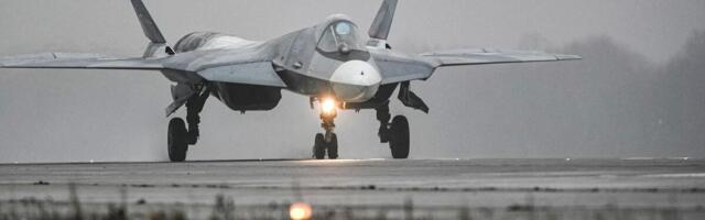 TAMANE NEPRIJATELJE "KAO MUŠICE": Pogledajte smrtonosne ruske avione, ovo su pravi JASTREBOVI