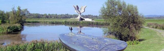 Premijer i članovi Vlade Hrvatske na komemoraciji u Jasenovcu, izaslanik umesto Milanovića